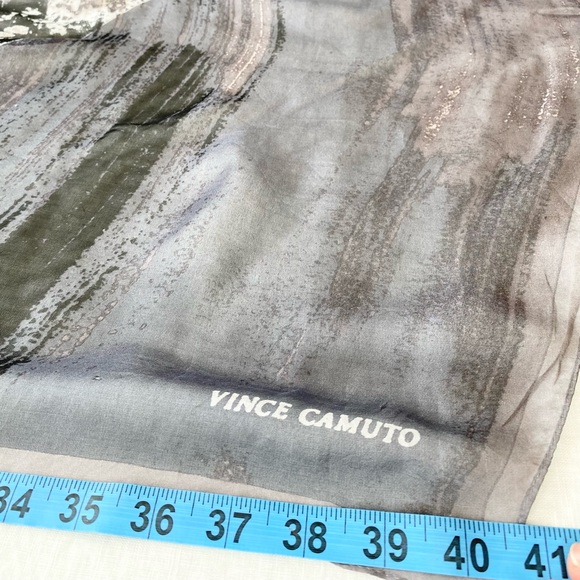 Large Scarf/Shawl by Vince Camuto - Picture 4 of 7